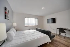 Bright Gadsden Apartment about 10 Mi to Dive Land Park - Southside