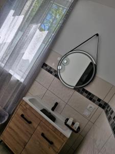 B&B / Chambres d'hotes HOTEL Le 6 3 Home PORT EN BESSIN : photos des chambres