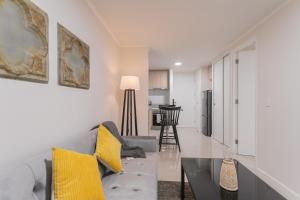 Recorre lo mejor de Santiago desde nuestro hogar