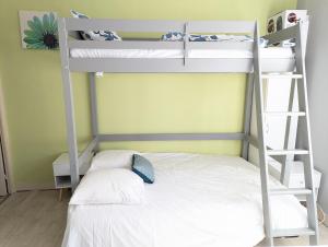 Appartements Grands Studios Maillochon acces Gare de Poitiers et Centre ville a Pieds : photos des chambres