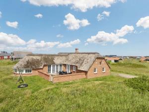 Six-Bedroom Holiday home in Harboøre 2
