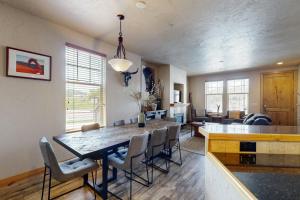 Redstone Retreat Unit A