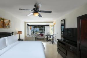 Hidden Beach Resort Au Naturel Adults Only Catamarán, Cenote & More Inclusive