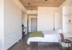 Luxury Penthouse Apt Near Brady St with Balcony and Lake View