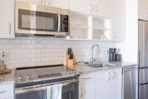 Luxury Penthouse Apt Near Brady St with Balcony and Lake View