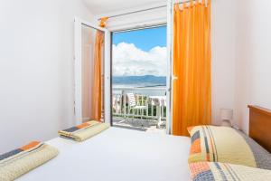 Apartments by the sea Slatine, Ciovo - 6000