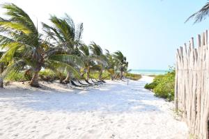 Arena y Mar Beachfront House, El Cuyo by The Spot Rentals