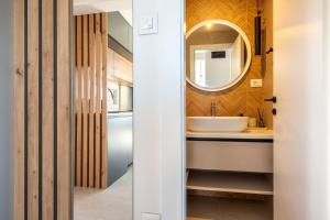 Seaside house for families with children Cove Ramascica, Trogir - 23368