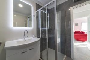 Apartments with parking space Kastel Kambelovac, Kastela - 23397