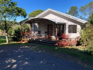 Flame Tree Chalet - Cedarton