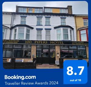 Twin Room with Private Bathroom room in 100 Pipers Hotel