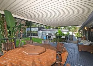 Crab Shack on Moreton - Howard