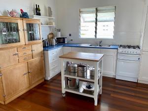 Burrum Beach House-Waterfront-Private Jetty-2BR