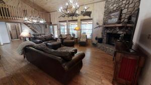 Big Elk Horn on the River - Pet Friendly - WiFi - Fireplace - Washer - Dryer - Grill - Garage Access - Firepit - Ubytování bez kategorie ve městě Red River