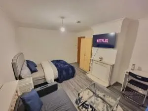 Easy Rooms - Deluxe Room - Shephall