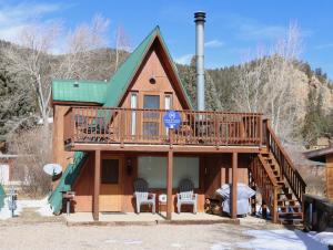 Claim Jumper A-Frame 1 - On The River - Pet Friendly - WiFi - Cable - Wood Burning Fireplace - Ubytování bez kategorie ve městě Red River