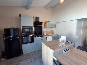 Appartements Appartement cosy avec mezzanine, proche plage et commerces - Chatelaillon-Plage - FR-1-706-29 : photos des chambres