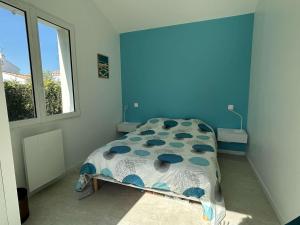 Maison rénovée proche plage, terrasse privée, 4 chambres, 8 couchages, parking, WiFi - FR-1-224B-231