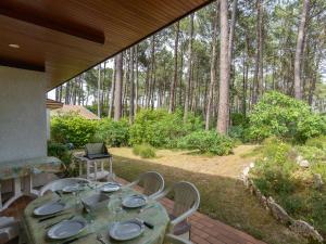 Maison Familiale au Milieu des Pins à Biscarrosse - 6 Pers, 300m du Lac, Ménage Inclus - FR-1-319-573