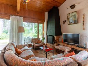 Maison Familiale au Milieu des Pins à Biscarrosse - 6 Pers, 300m du Lac, Ménage Inclus - FR-1-319-573