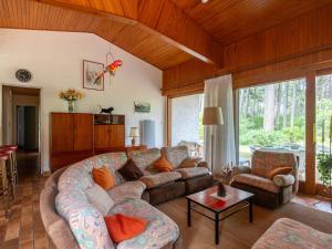 Maison Familiale au Milieu des Pins à Biscarrosse - 6 Pers, 300m du Lac, Ménage Inclus - FR-1-319-573