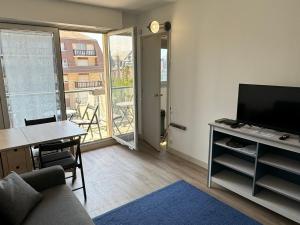 Studio Central à Cabourg avec Balcon, Wifi Gratuit & Parking - FR-1-487-372