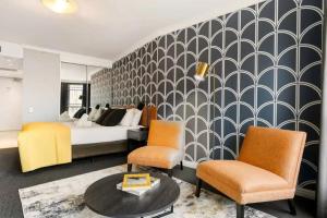 KozyGuru | Sydney CBD | Charming City Studio