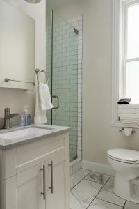 East Village 2BR Modern Apartment H1