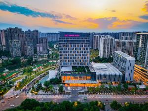 Crowne Plaza Chengdu Wenjiang by IHG - 5-star hotels in Chengdu
