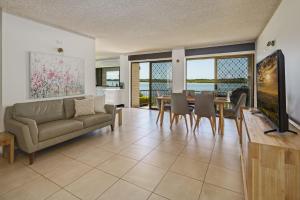 River Front Escape, Short Walk to Ocean Street