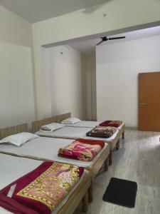 Abhishek Guest House