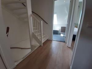 Family-Friendly Villa in Leons