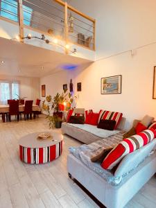 Appart Lumineux avec Jardin et Jacuzzi - Chambre Parentale - Full AC - Proche - CDG - Stade de France - Parc des Expositions