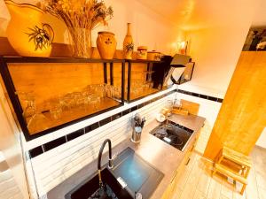 Sejours chez l'habitant Appart Lumineux avec Jardin et Jacuzzi - Chambre Parentale - Full AC - Proche - CDG - Stade de France - Parc des Expositions : photos des chambres