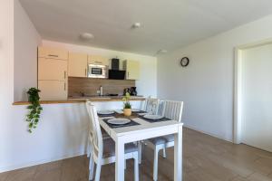 Ferienhaus Natura Ideal für Urlaub & Business, Küche, WLAN, Parkplatz