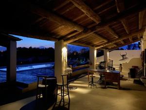 Mas Lou Caloun - Chambre dHôte face à la piscine en Camargue - Les Saintes Maries de la Mer