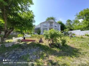 Peaceful Riverbank Villa SVDA - Vǝndam