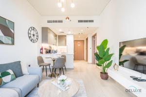 Inviting 1BR Apartment in Azizi Riviera 32, Al Merkadh by Deluxe Holiday Homes