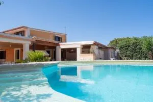 Villa piscina a due passi dal mare - Cassibile