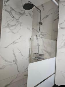 Appartements Appartement F3 - Calme, meuble et chaleureux : photos des chambres