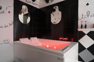 Le Poker Love Jacuzzi