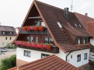 Ferienwohnung Stephanie - 卡尔夫