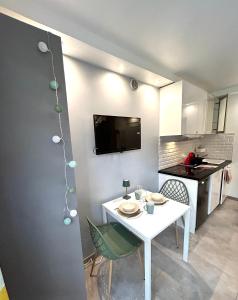 Charmant studio Créteil proche Paris, Disneyland, hôpitaux, aéroports