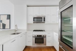 Blueground Hells Kitch gym wd nr Pier 84 NYC-1475