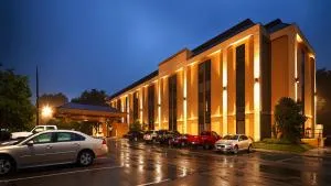 Days Inn by Wyndham Englewood Dayton Airport - Drexel