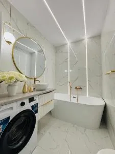 3 Bedrooms Premium Bella White for 8 Guests with AC and Underground Parking - Zaczernie