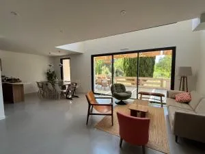 Grande Maison familiale lumineuse avec piscine - 加尔达讷