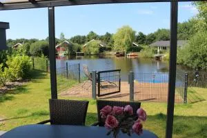 Ferienhaus Seehuis, Sauna, angeln, familienfreundlich - Neuringe