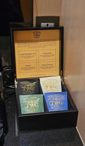 LUXURY PREMIUM ROOM, 1 King Bed, City View, High Floor