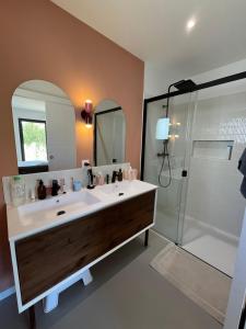 Villas Grande Maison familiale lumineuse avec piscine : photos des chambres